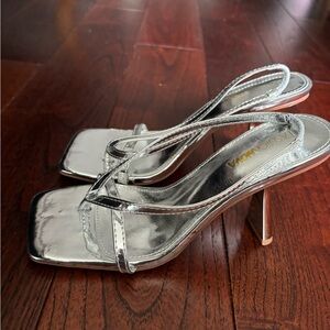 Women’s silver metallic fashion nova heels NWOT
